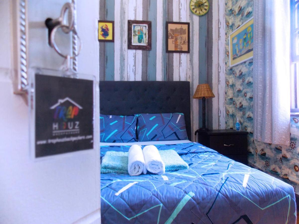 Trap Houz Backpackers Hostel เคปทาวน์ ภายนอก รูปภาพ